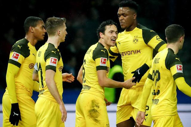 拜仁计划与诺伊尔续约，不打算提前召回努贝尔